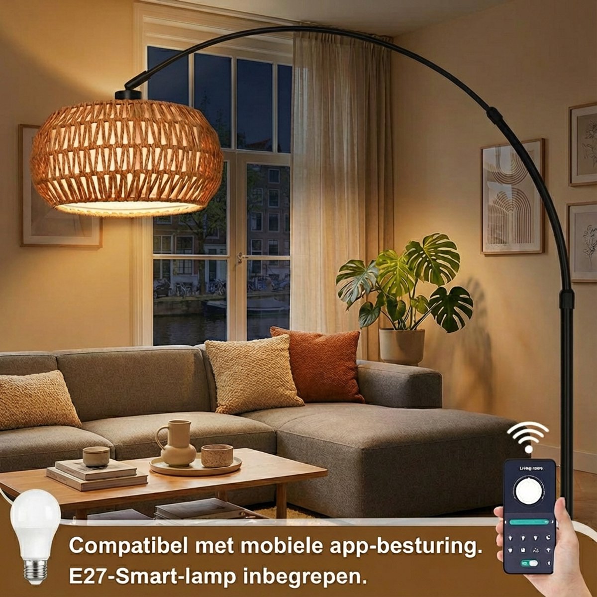 Moderne Booglamp met Rotan Kap